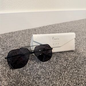 DIFF x Laura Beverlin Black Sunglasses